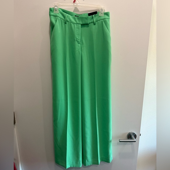 Express relaxed trouser mid rise; mint green - Picture 3 of 5